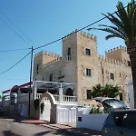 Castell De Lo ゲストハウス *
