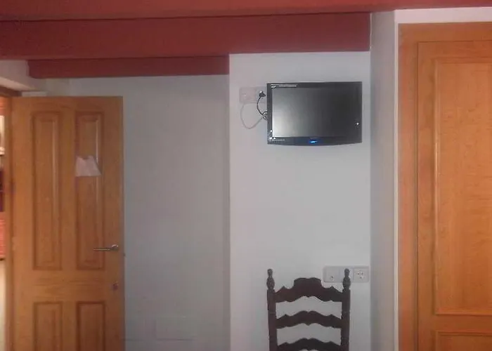 Castell De Lo בית הארחה *