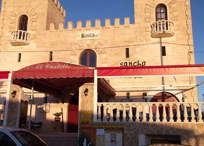 Castell De Lo בית הארחה *